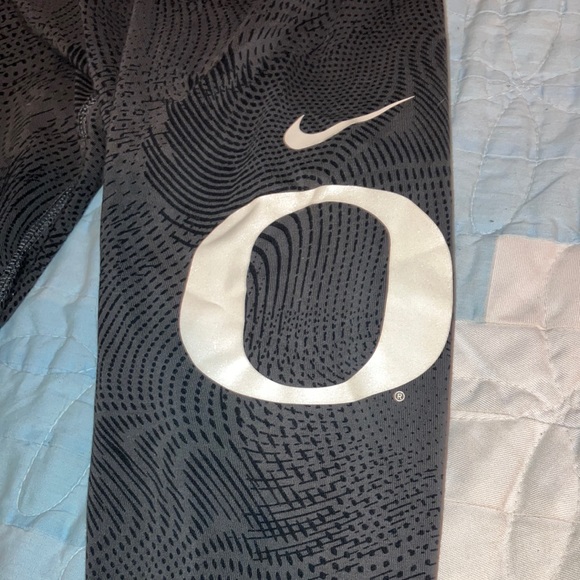 Grey Nike leggings. - Picture 2 of 3